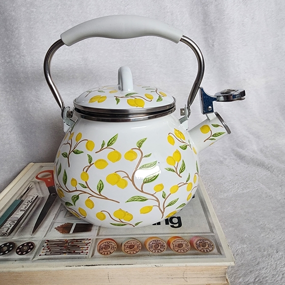 Crofton 2.3 Qt. Porcelain Enamel Teakettle, White With Lemon Vintage 50s Styled - Picture 6 of 8
